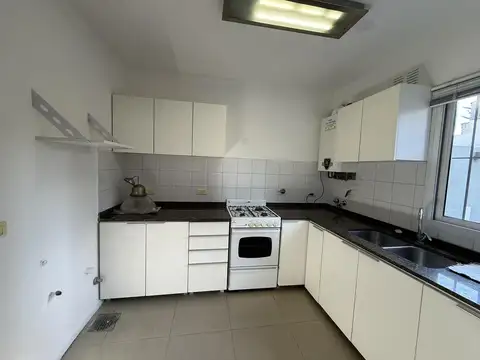 Depto Tipo Casa en Alquiler con 2 cocheras