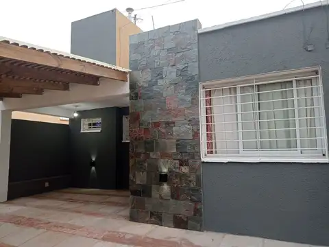 Casa 4 ambientes con 2 baños