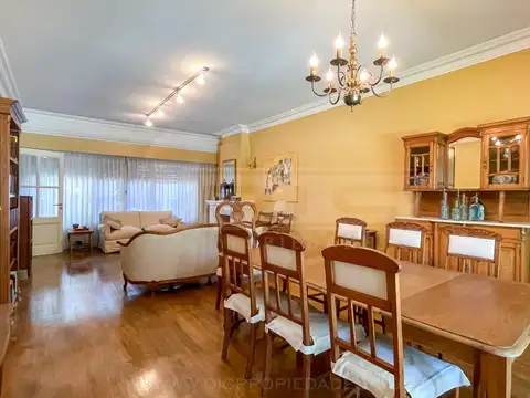 Casa 6 ambientes con 3 baños