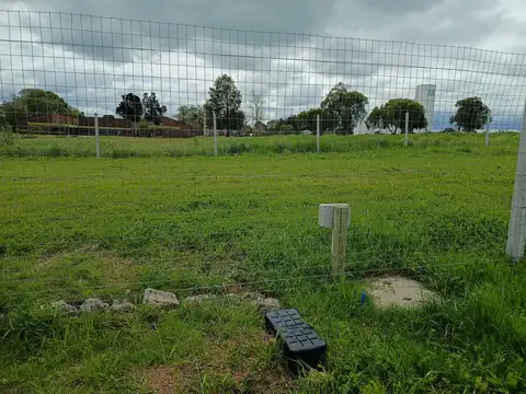 Excelente terreno con todos los servicios y platea