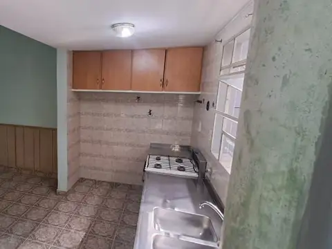 Casa 5 ambientes con 1 baño