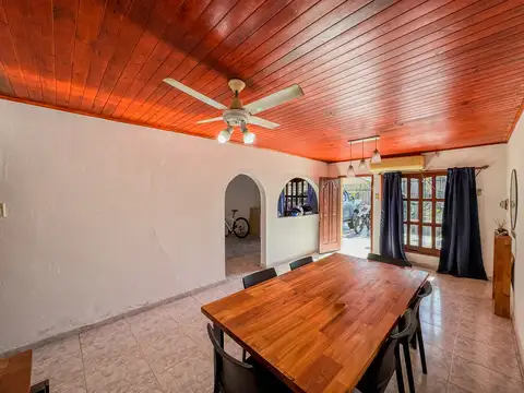 Casa 3 Dorm. con Pileta y Quincho, Terreno de 500 m²