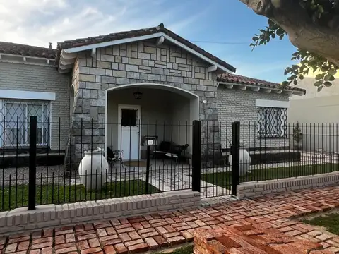 HERMOSA CASA REMODELADA Y AMOBLADA EN VENTA, GENERAL LAS HERAS