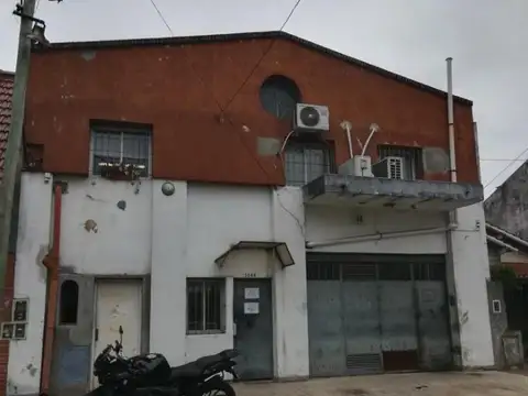 Galpon 585m2 buen acceso a c.a.b.a