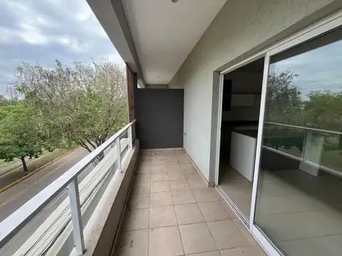 VENTA DE DEPTO. AL FRENT CON COCHERA/1 DORMIT