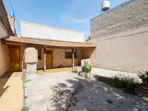 VENTA-Casa 3 amb + cocheras+ Patio c/ parrilla- Villa Libertad- ACEPTA PERMUTA