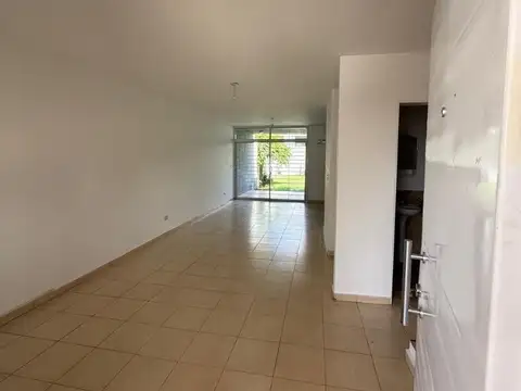 Casa en Alquiler en Nuevo URCA, $ 1.600.000