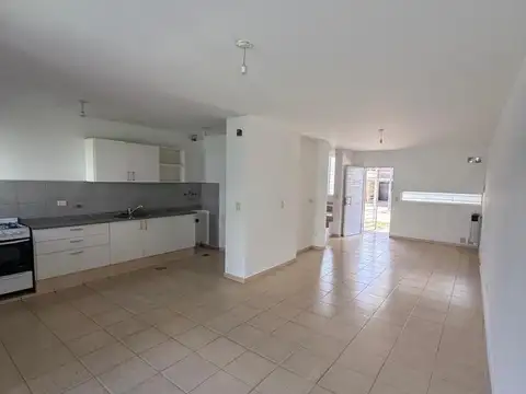 ALQUILO DUPLEX 3 DORM. EN  B° NUEVO URCA