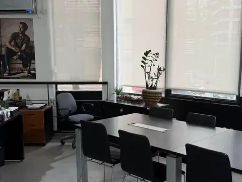 Oficina con entrada independiente PH  todo en esquina  Gorostiaga esquina Soldadocon  espacio Aereo