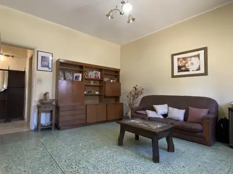 Venta, Casa, 5 ambientes, Cochera, Patio, Parrilla, Terraza, Villa Luzuriaga