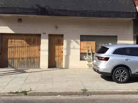 CASA EN LOTE PROPIO DE 3 AMB CON PATIO