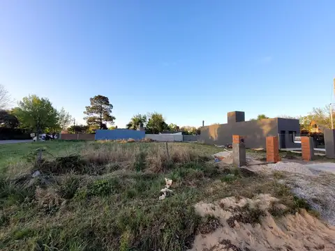 VENTA/ PERMUTA - Lote - Funes.