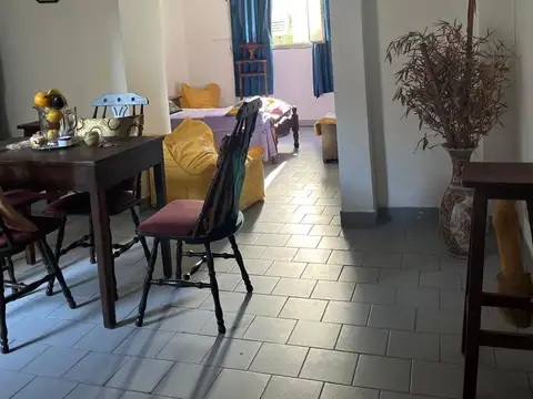 Teniente General Juan Domingo Perón 1600, Piso 1