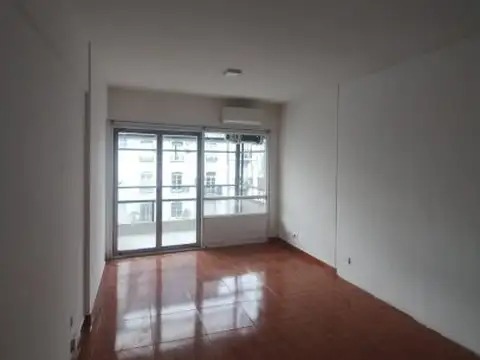 Monoambiente con balcón - Seguridad 24hs - Luminoso - Retiro