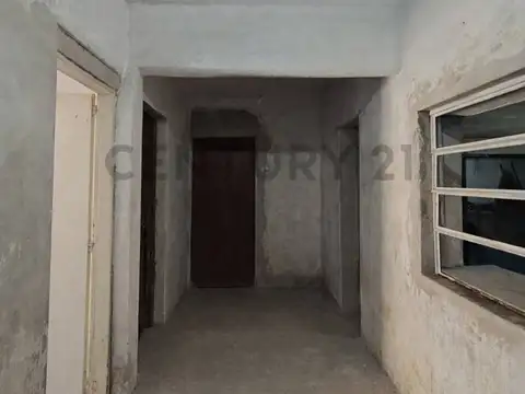 Casa 5 ambientes con 1 baño