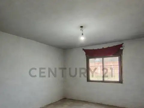 Casa 5 ambientes con 1 baño