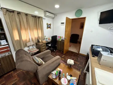 Casa 8 ambientes con 3 baños