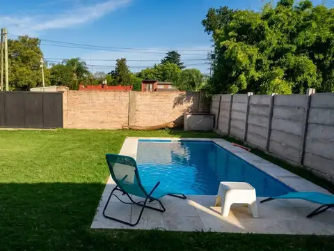 Quinta  con pileta, parrilla y parque espacioso