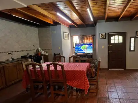 Casa 4 ambientes con 1 baño