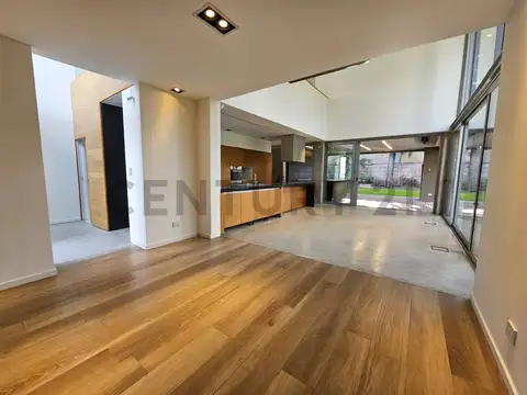 Casa en Venta en Ituzaingó, USD 450.000