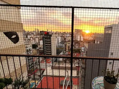 2 ambientes con escritorio y balcón ¦ Terraza común