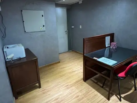 Oficina 3 ambientes con 2 baños
