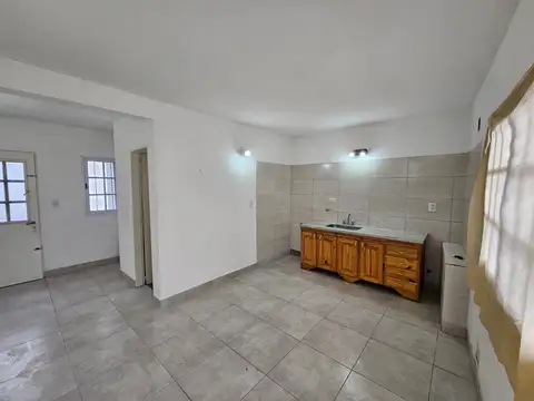 Monoambiente con patio en alquiler en Villa La Florida