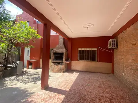VENTA CASA 6 AMB MULTIFAMILIAR LOCAL Y GARAGE