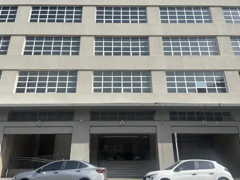 Oficina en Alquiler con 12 cocheras