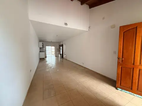 Casa 5 ambientes con 1 baño