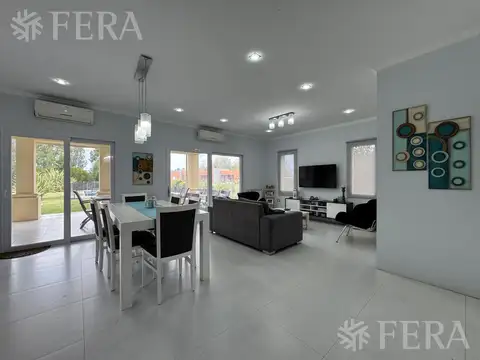 Casa en Venta en Countries y Barrios Cerrados en La Plata, USD 290.000