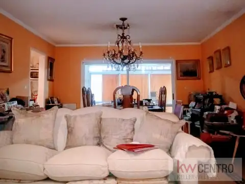 Casa en Venta con 4 cocheras