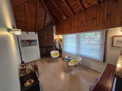 Casa 5 ambientes con 3 baños