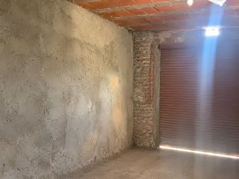 CASA 4 AMBIENTES EN VENTA EN SOURIGUES