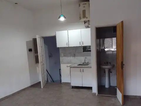 Depto Tipo Casa en Alquiler de Monoambiente