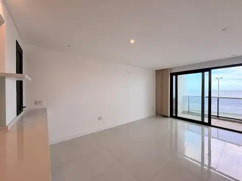 Avenida Félix U. Camet 2500, Piso 3
