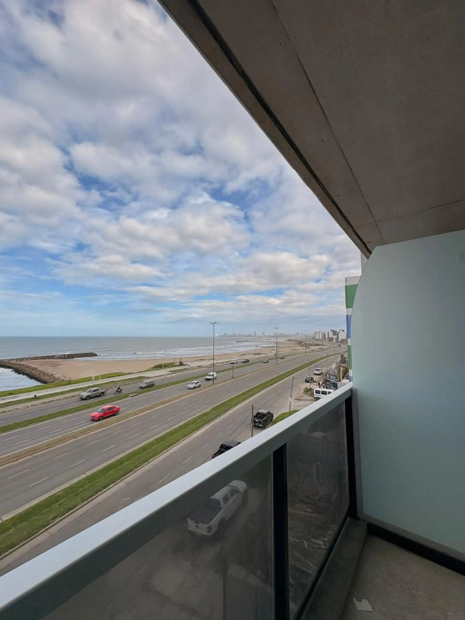Depto 3 amb, 80m² con cochera y pileta — Aurora del Mar I