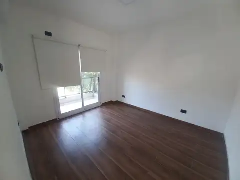 DEPARTAMENTO 2 AMB - AL FRENTE - CON BALCON