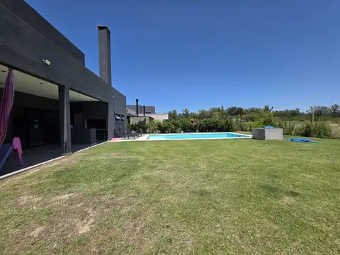 Casa en Venta en La Pista, USD 189.000