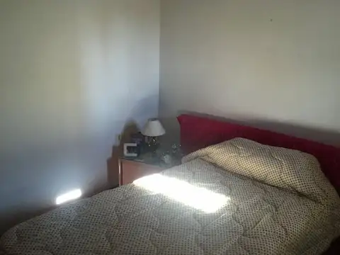 Casa en lote propio de 8.66 x43, con cuatro departamentos totalmente independientes.
