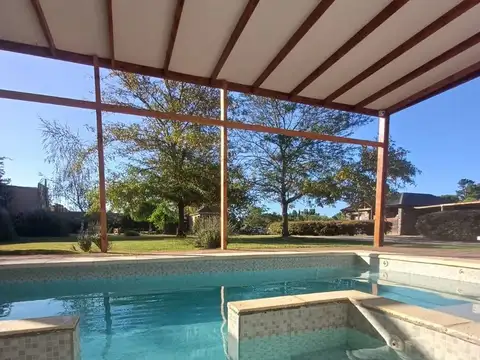 Quinta en Venta en Azul, USD 490.000