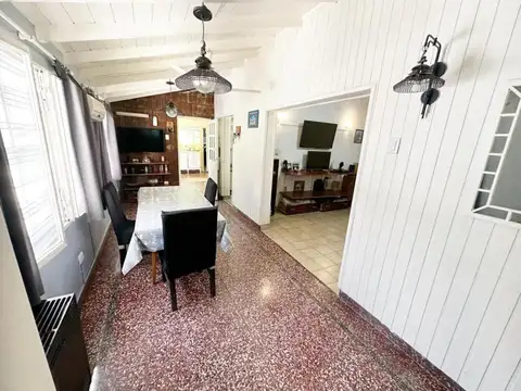 Venta de Casa 4 Ambientes - Luis Guillon