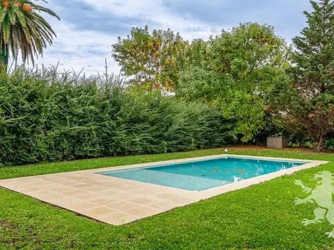 Casa en Venta con 8 cocheras