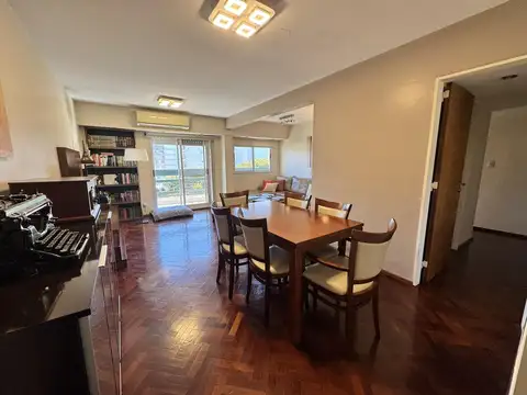 VENTA - DEPARTAMENTO 2 DORMITORIOS CON BALCÓN - CENTRO