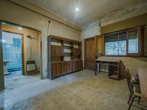 Casa 5 ambientes con 2 baños