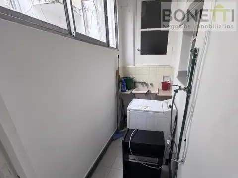 Departamento en primer piso al frente muy luminoso