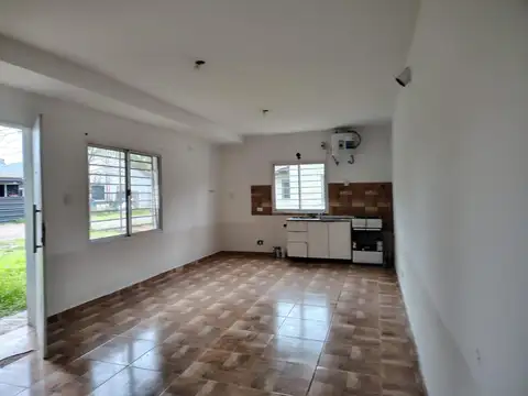 Casa 3 ambientes con 1 baño