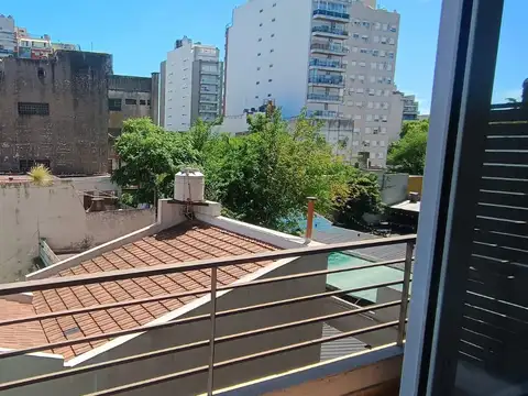 Hermoso monoambiente en Villa Pueyrredon al contrafrente con balcon muy luminoso
