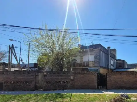 VENTA CASA 5 AMBIENTES + ANEXO 4 AMB. DON TORCUATO