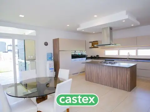 Casa en Venta de 4 dormitorios